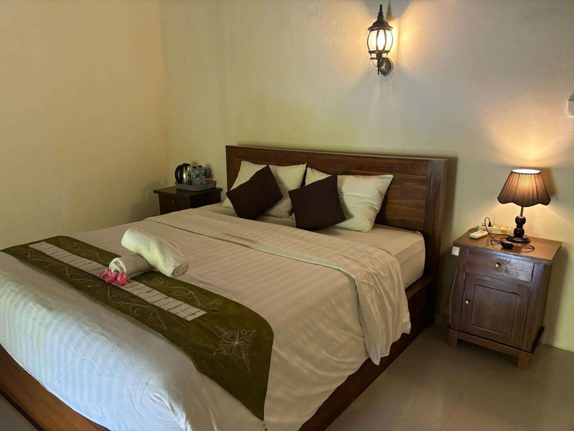 Kubu Artha Bungalow Nusa Penida Ped Екстер'єр фото