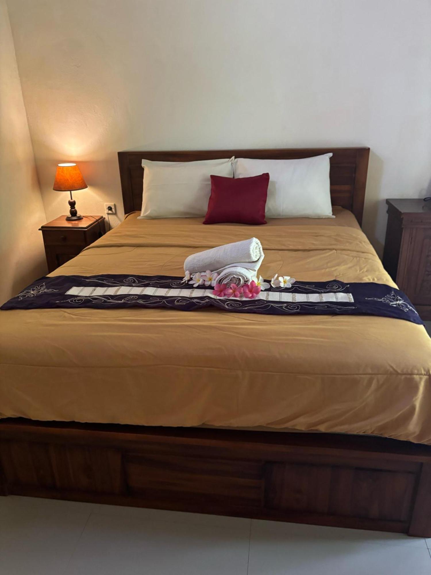 Kubu Artha Bungalow Nusa Penida Ped Екстер'єр фото