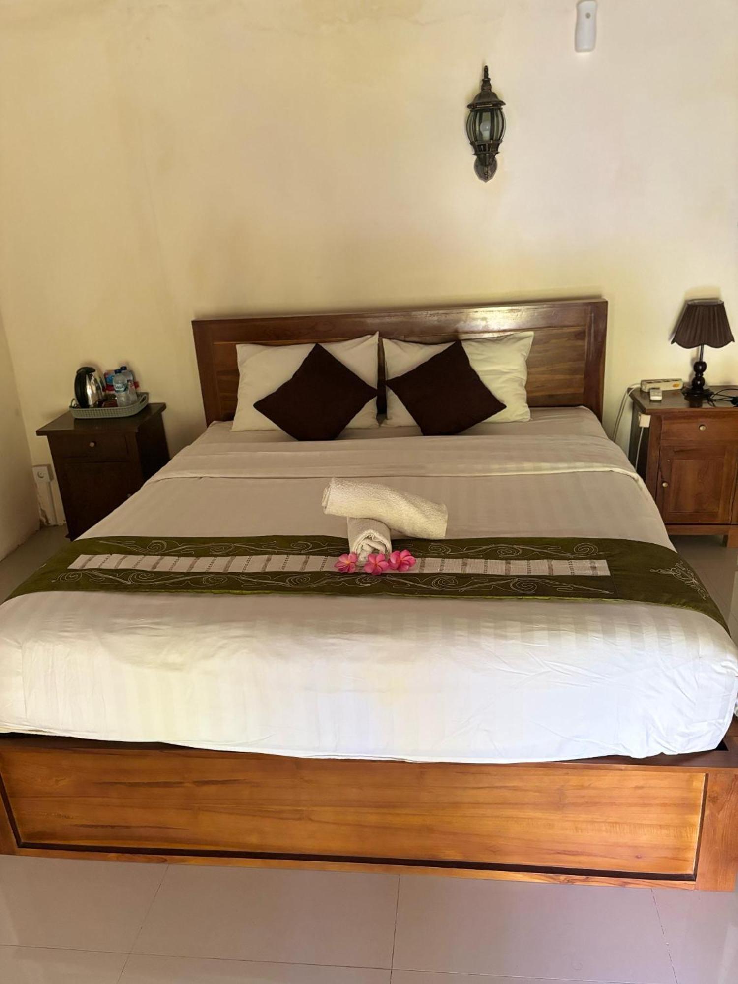 Kubu Artha Bungalow Nusa Penida Ped Екстер'єр фото