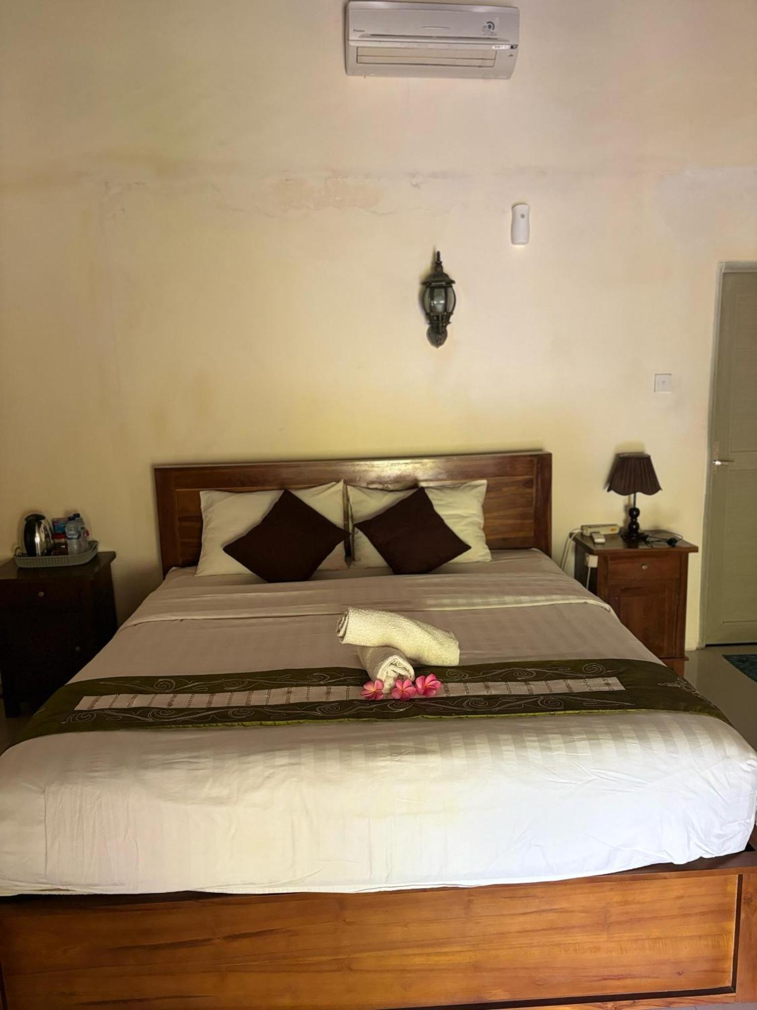 Kubu Artha Bungalow Nusa Penida Ped Екстер'єр фото