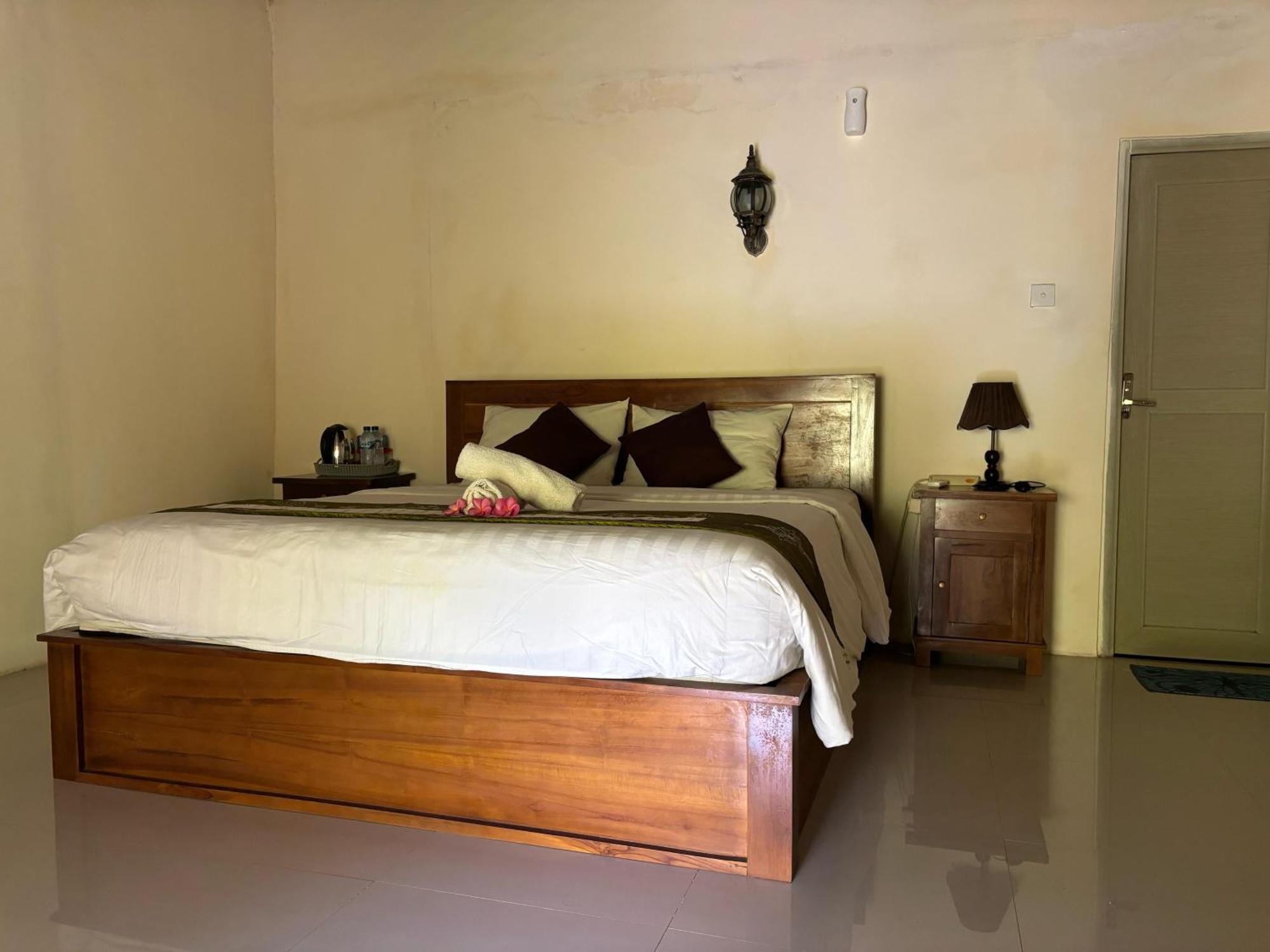Kubu Artha Bungalow Nusa Penida Ped Екстер'єр фото